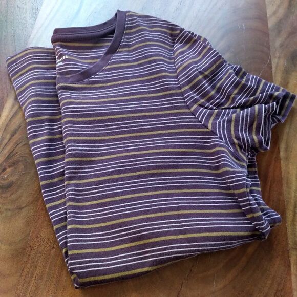 Fitted T-Shirt - Picture 1 of 6